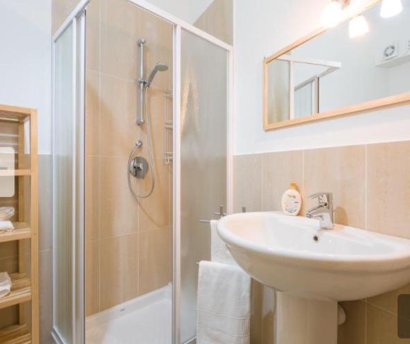 Cattaneo Arena Apartaments Верона Экстерьер фото